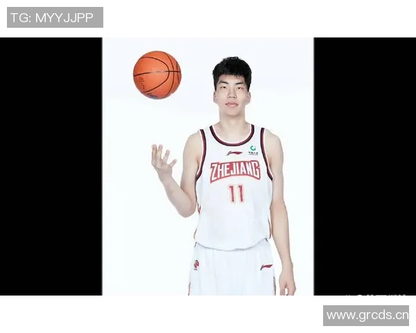 余嘉豪社媒热议杨瀚森NBA首扣篮瞬间引发球迷热烈讨论 余嘉豪社媒热议杨瀚森NBA首扣篮瞬间引发球迷热烈讨论