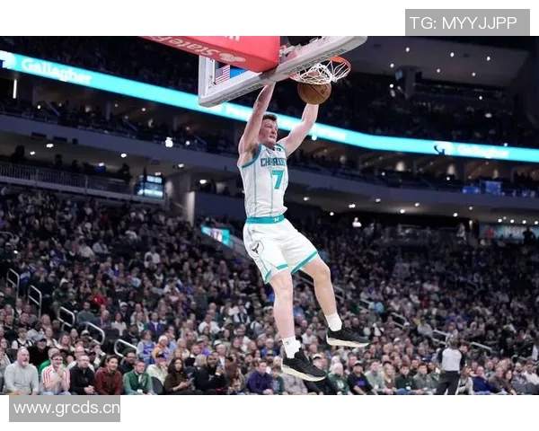 攻防兼备!34号秀卡尔克布伦纳首发26分钟高效表现斩获12分6板2帽 攻防兼备!34号秀卡尔克布伦纳首发26分钟高效表现斩获12分6板2帽