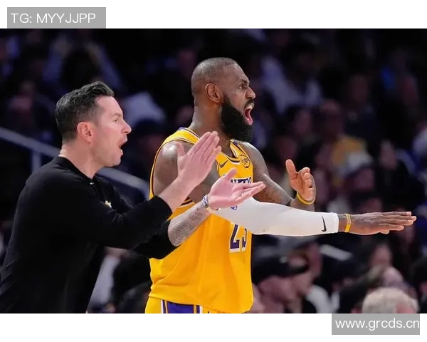 湖人季前赛遭遇连败Buha称训练氛围显著改变雷迪克表现愈加急躁