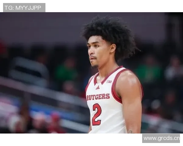 马刺新星哈珀表现亮眼8中4三分1中1助攻8次助球队未来可期