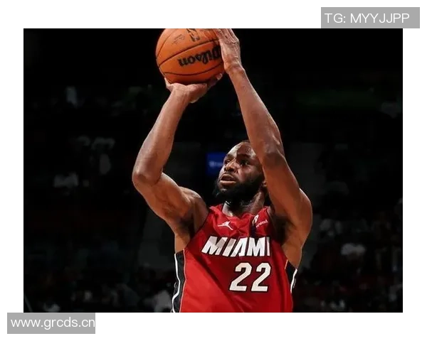 维金斯半场表现平平三分球和罚球均未命中仅得10分 维金斯半场表现平平三分球和罚球均未命中仅得10分