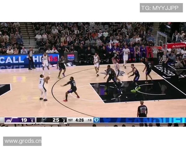 哈珀表现出色6投4中贡献9分3助攻正负值全队最高达到20分