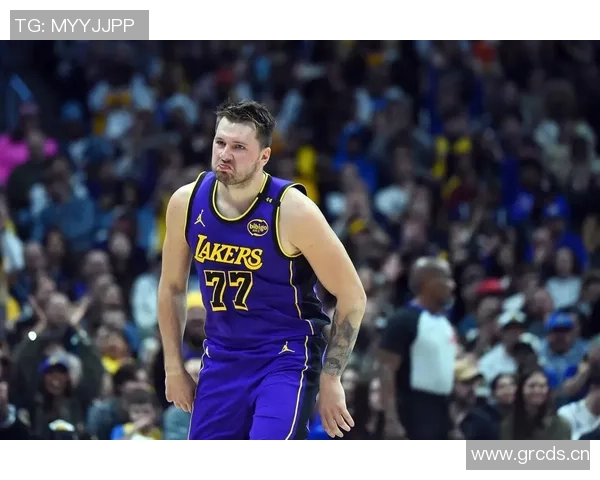 湖人训练营新名单东契奇体重变化引关注从230磅到最高270磅 湖人训练营新名单东契奇体重变化引关注从230磅到最高270磅