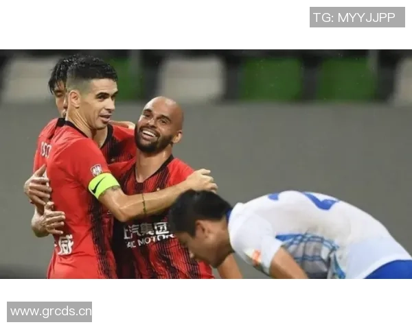 胡尔克39岁仍锋芒毕露生涯853场贡献667球海港年薪1180万创造130球佳绩