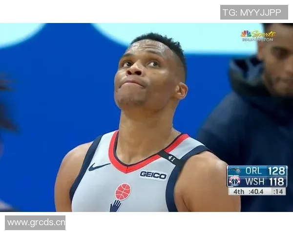 小凯文波特上半场表现出色下半场状态下滑仅得2分 小凯文波特上半场表现出色下半场状态下滑仅得2分