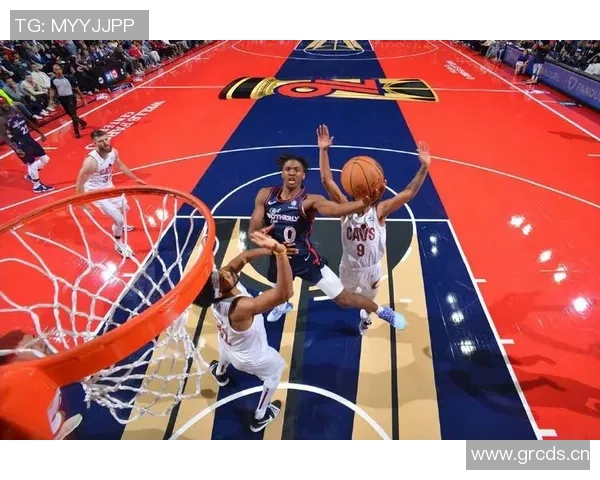 76人客场挑战雄鹿恩比德因伤缺阵马克西有望出战助力球队